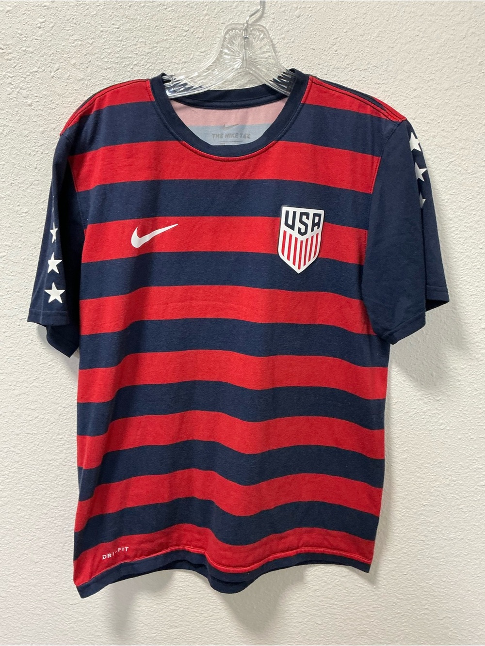 Nike USA Soccer men’s dti fit red navy blue striped graphics shirt star sleeves